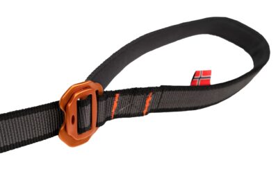 Detailafbeelding van het handvat en de verstelbare gesp van de verstelbare Touring bungee leiband.