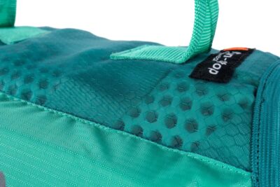 Detailfoto van de ademente zone op de rug van de Protector Life Jacket van non-stop dogwear